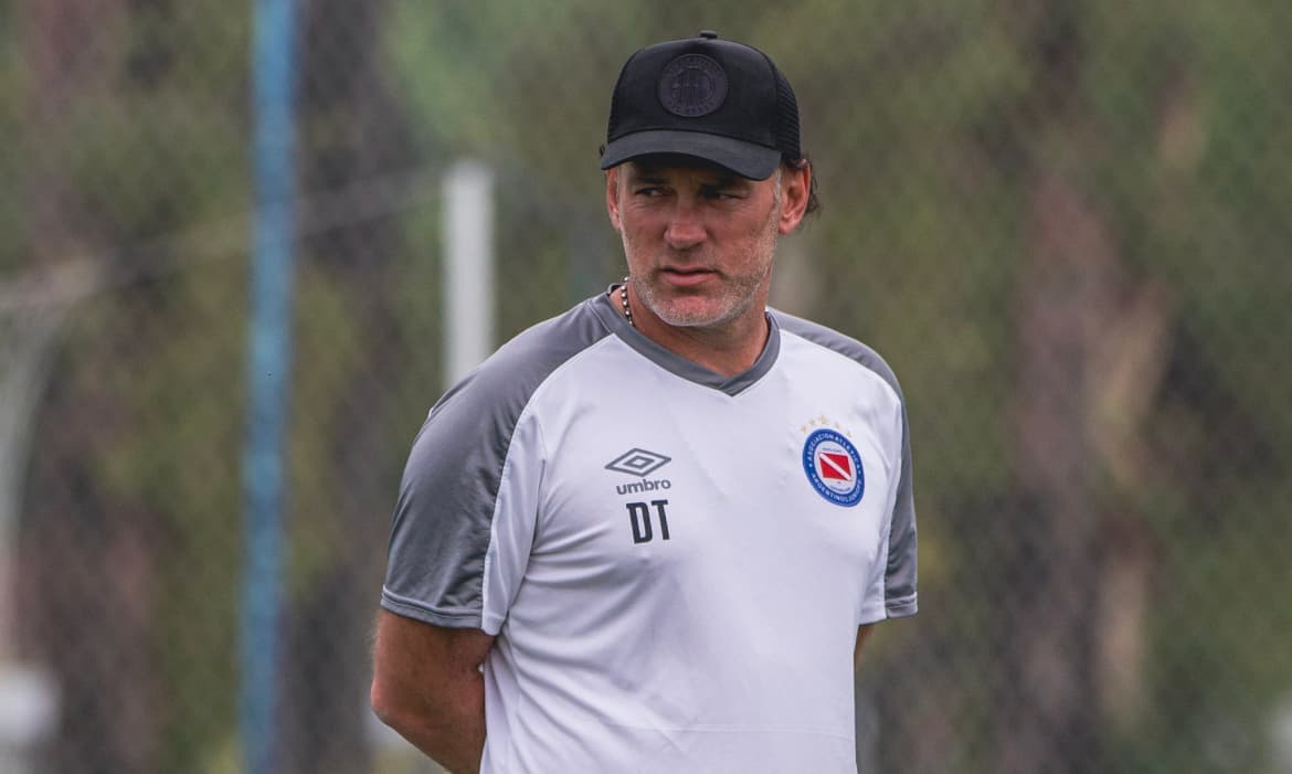 Como jogam os times de Gabriel Milito, novo técnico do Atlético Mineiro