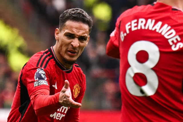 Reformulação no United: 5 jogadores pedem para sair e clube libera