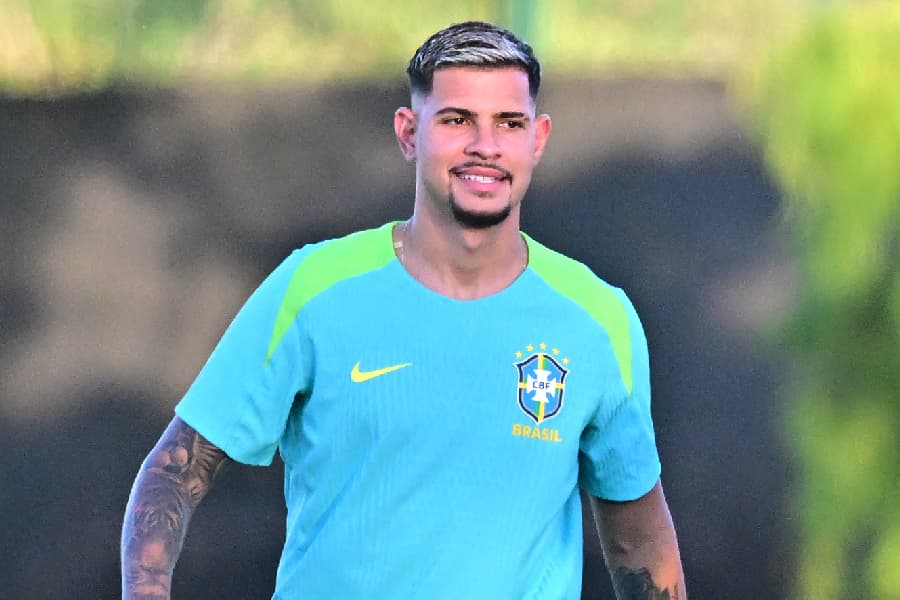 Bruno Guimarães critica Conmebol por rigor em punições por atraso