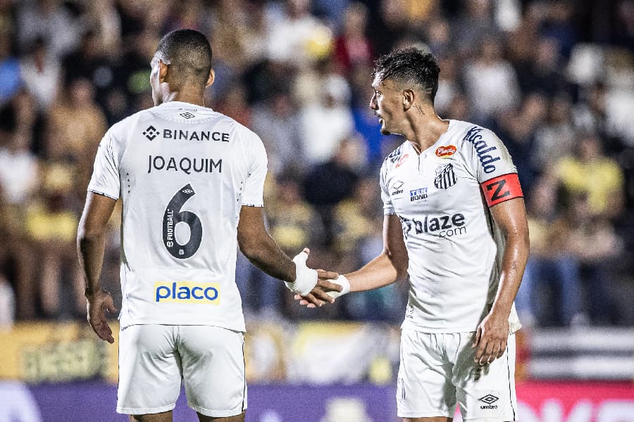 Santos tem derrotas em sequência, G-4 ameaçado e sofre protestos na Série B