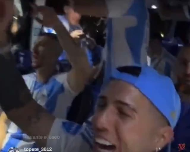 Música racista da Argentina gera protestos e demissão; Messi se cala