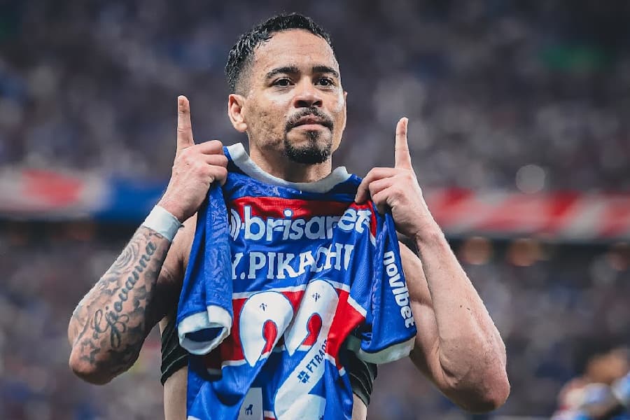 Fortaleza vence Corinthians e assume liderança do Brasileirão