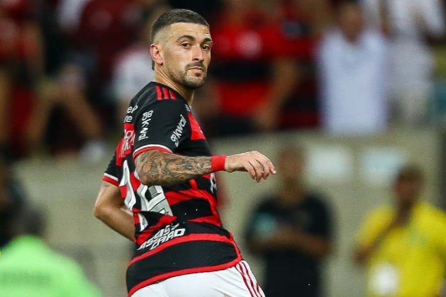 Flamengo vence Bahia com Arrascaeta decisivo em retorno
