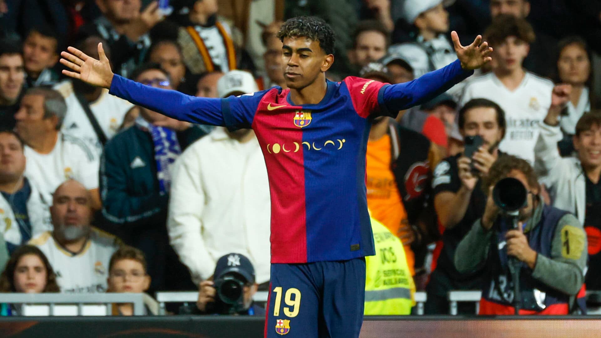 Lamine Yamal renova e vira maior salário do Barcelona