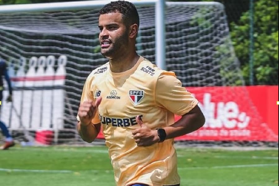 Alisson começa preparação física em campo com o São Paulo