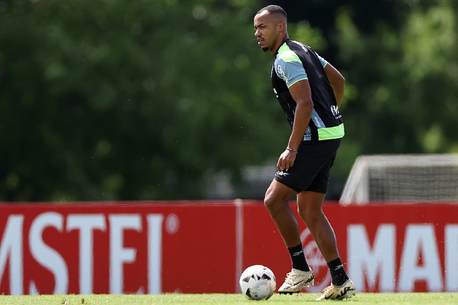 Marlon Freitas exalta superação do Botafogo e evita pensar em Mundial