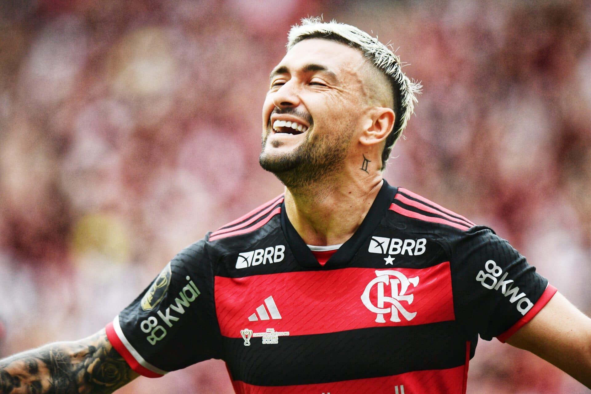 Flamengo e Arrascaeta discutem renovação de contrato