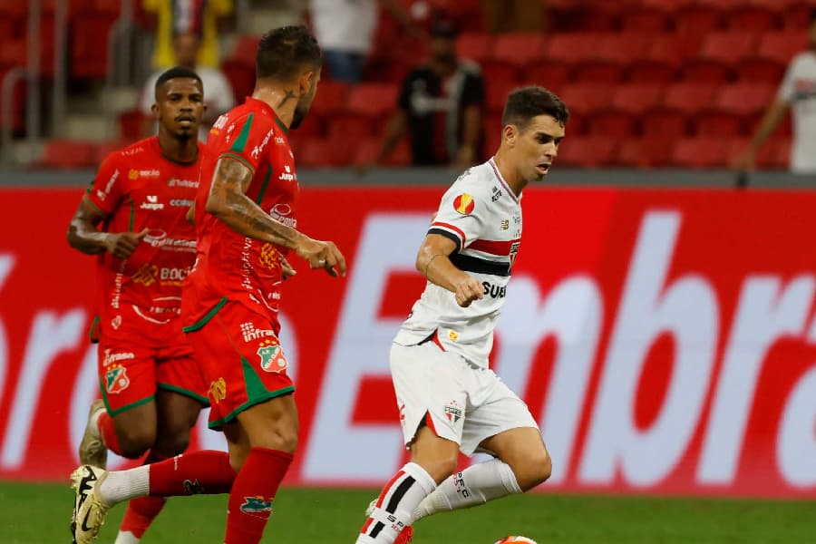 São Paulo sofre empate do Velo em jogo eletrizante de seis gols