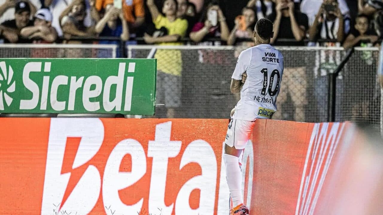 Neymar marca gol olímpico, Santos vence Inter de Limeira e avança no Paulista