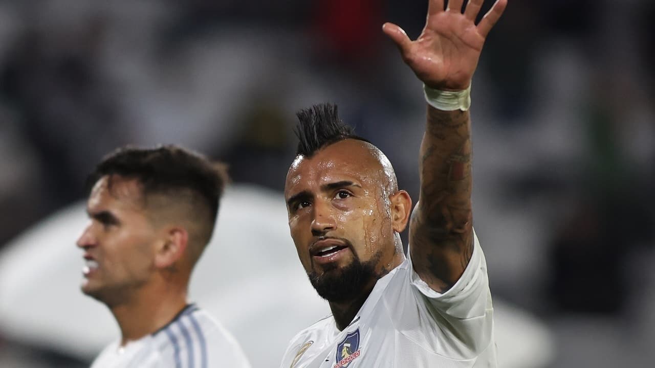 Após derrota por 3 a 0, Colo-Colo recebe Racing; Assista à partida válida pela Libertadores