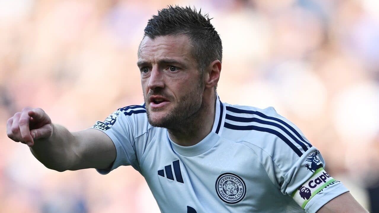 Rebaixados, Leicester e Southampton se despedem da Premier League: Assista ao vivo