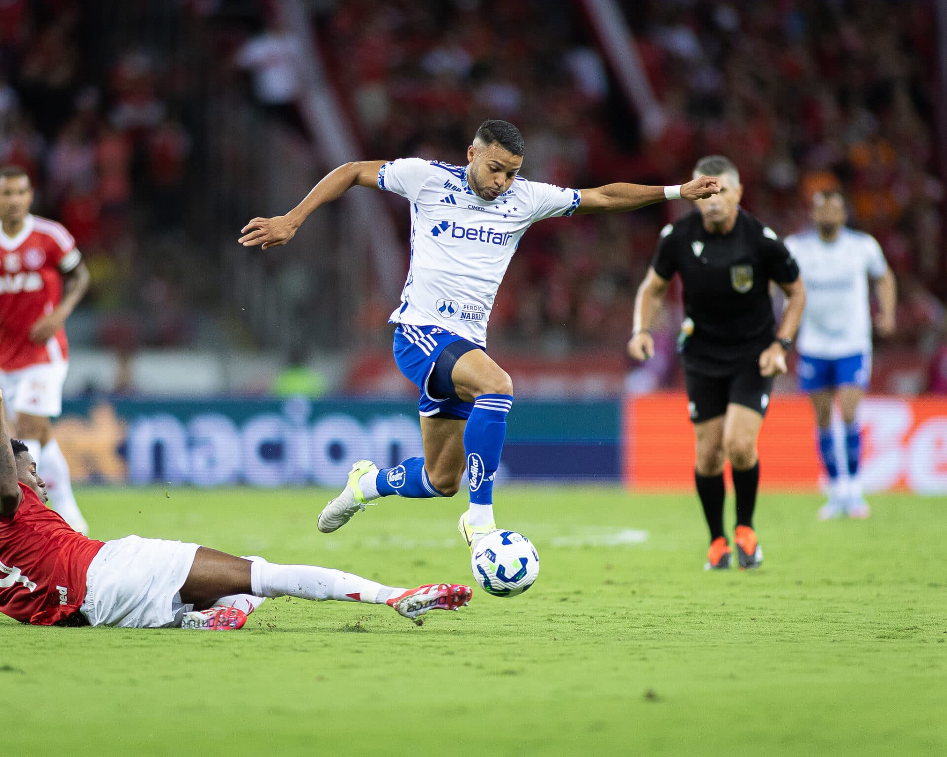 CBF afasta árbitros de Inter x Cruzeiro e Sport x Palmeiras