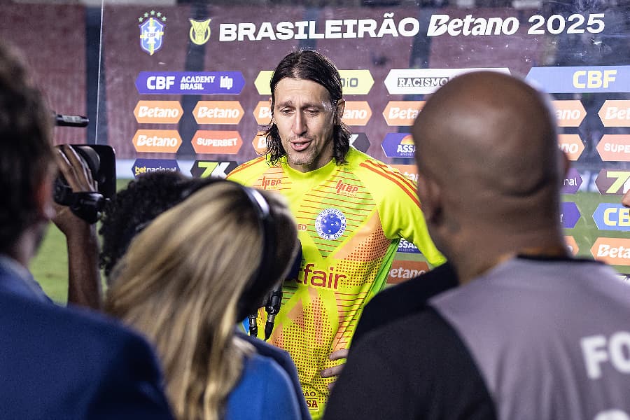 Choro de Cássio e gesto de Pedrinho marcam vitória do Cruzeiro