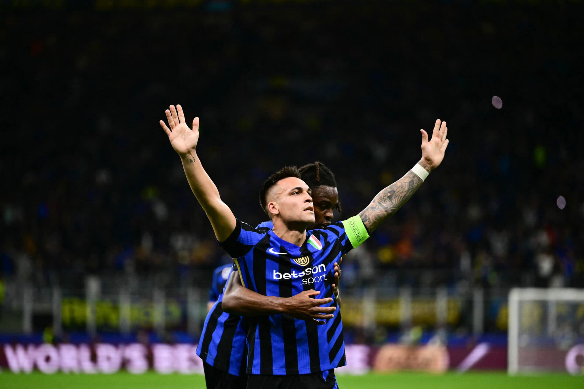 Lautaro brilha e elimina da Champions concorrentes à Bola de Ouro