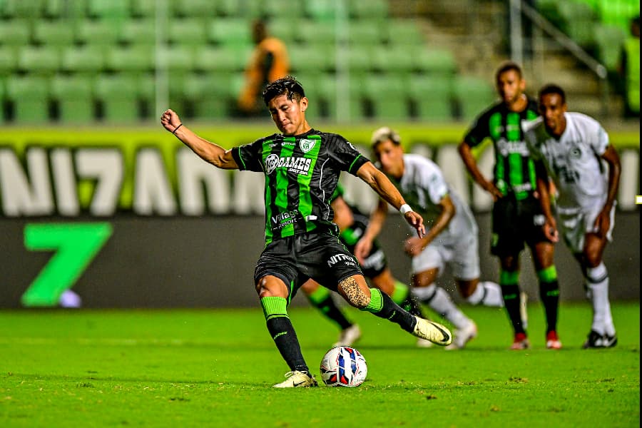 Miguelito, do América-MG, é preso por injúria racial na Série B