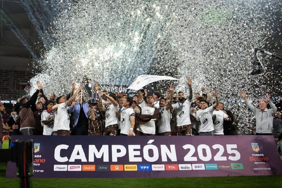 Platense surpreende e é campeão argentino pela 1ª vez