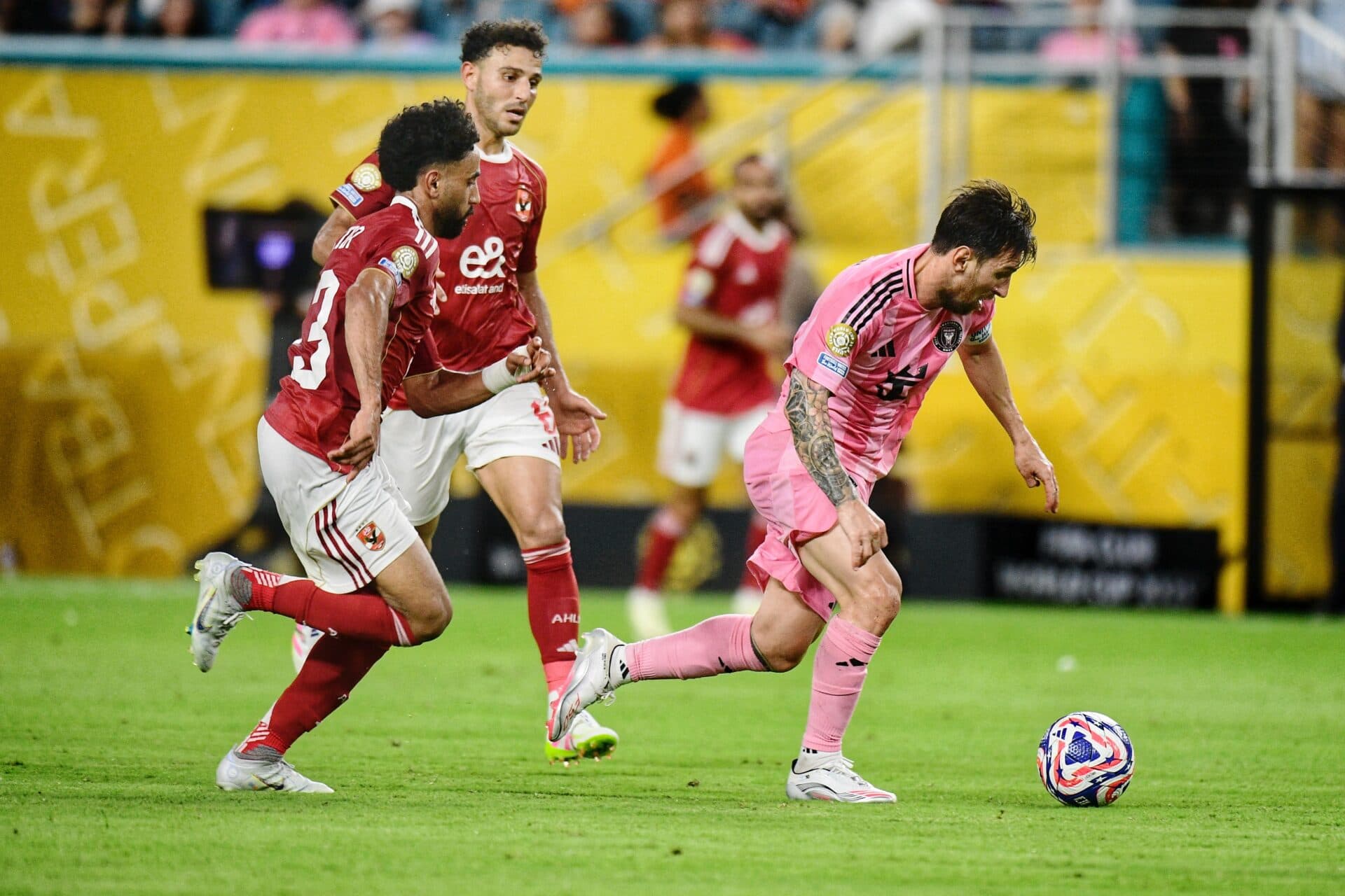 Goleiros brilham, e Al-Ahly e Inter Miami empatam na abertura do Mundial