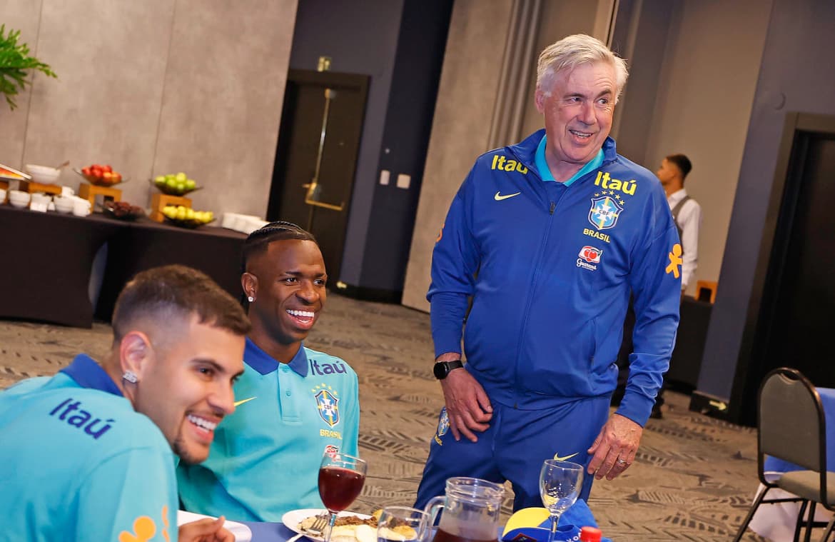 Seleção brasileira se apresenta para estreia de Ancelotti