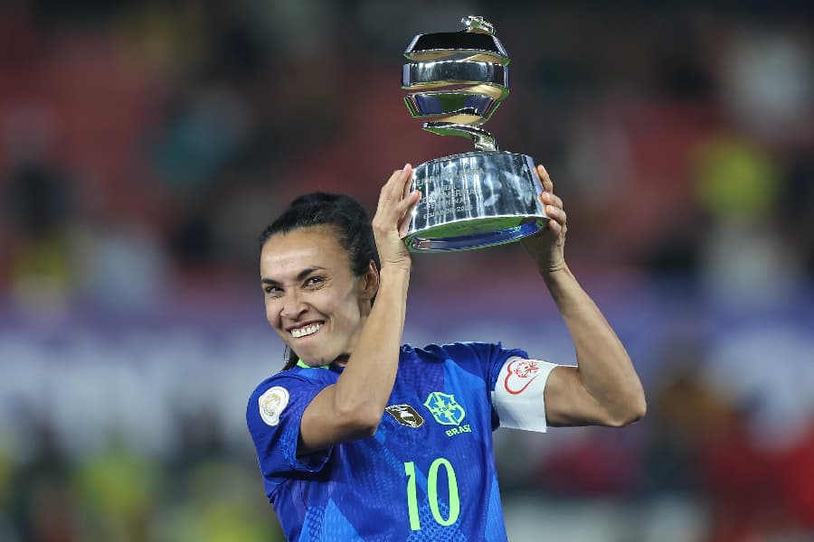 Marta e Amanda Gutierres ficam fora do top-10 do Bola de Ouro