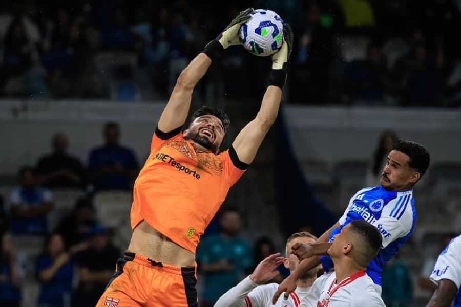 Matheus Albino, do CRB, é a grande ameaça ao Cruzeiro