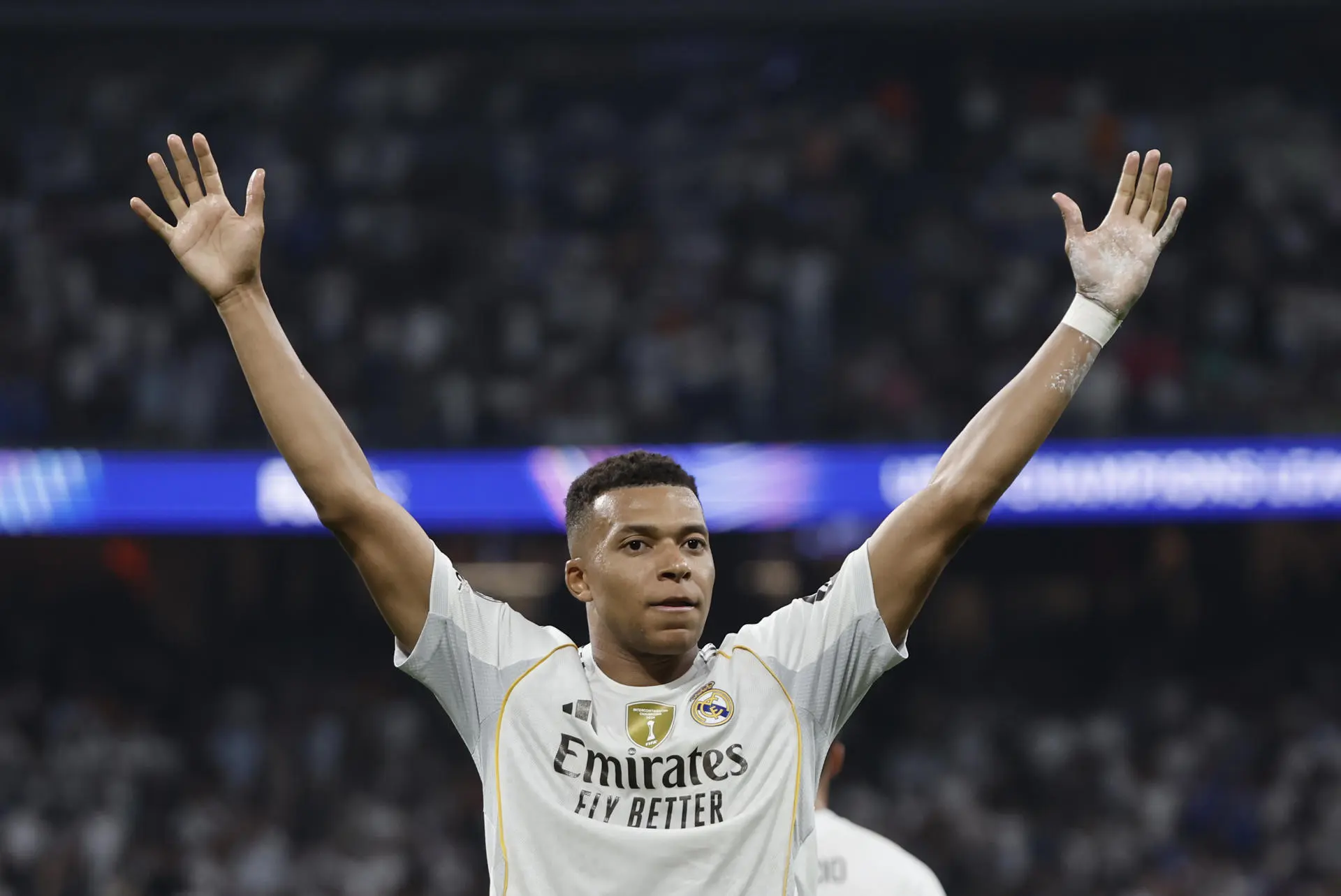 Mbappé decide, e Real vira em estreia na Champions