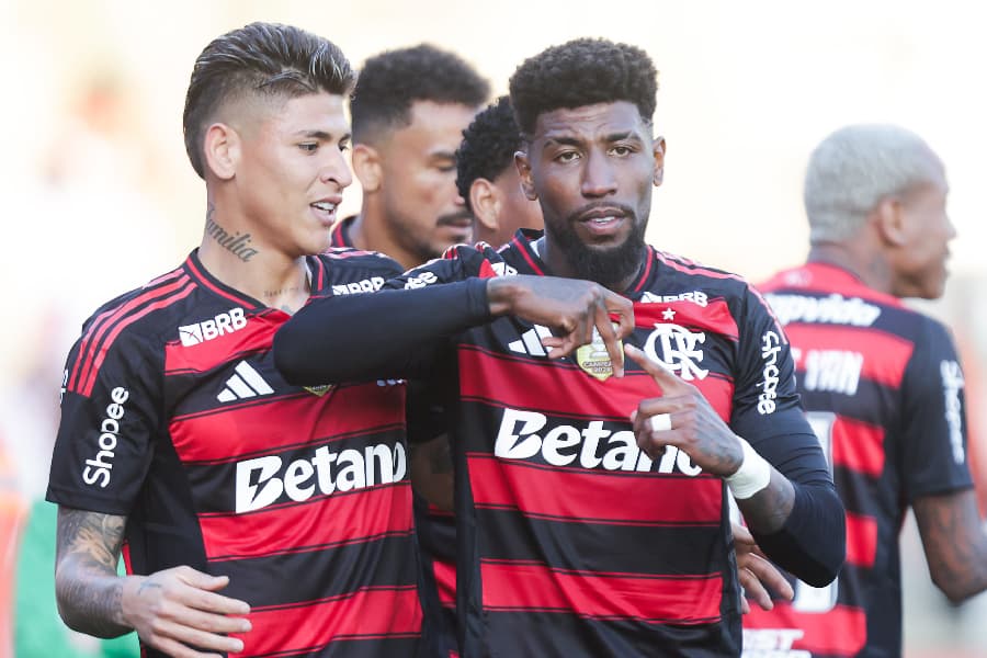 Flamengo vence Juventude e se isola na liderança do Brasileirão