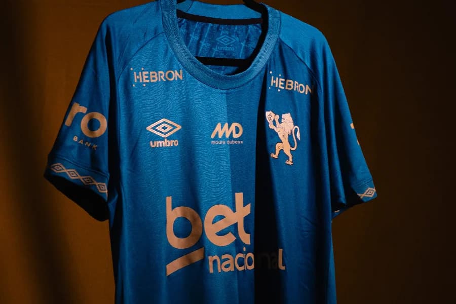 Sport lança camisa azul em homenagem a Recife; veja fotos