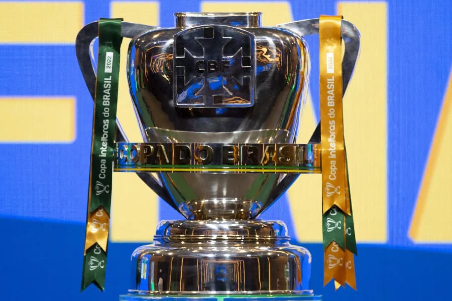 Corinthians e Fluminense decidem em casa semi da Copa do Brasil