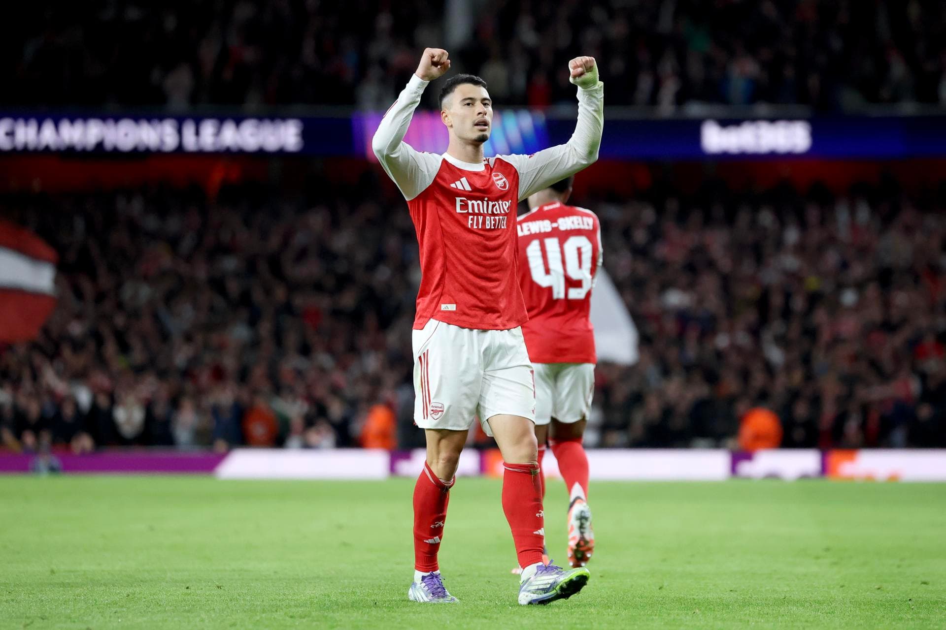 Arsenal deslancha no 2º tempo e goleia Atlético de Madrid na Champions