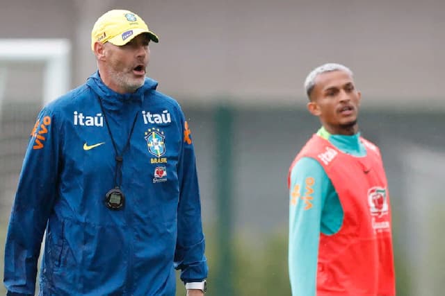 Escalação: seleção terá Wesley como novidade em vaga de Magalhães