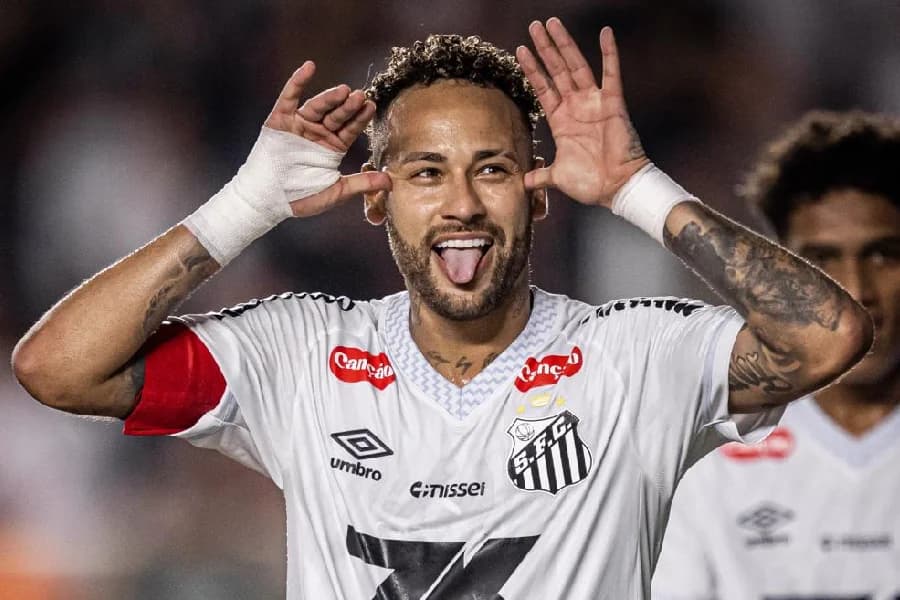 Neymar ‘volta às origens’ em noite de redenção após lesão